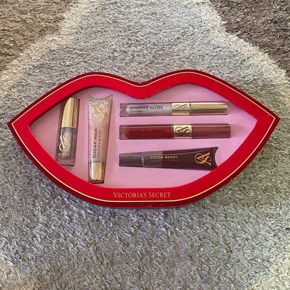 VICTORIA’S SECRET | 5-Piece Lip Gloss, Oil, Mask & Lip Plumper Gift Set - Picture 4 of 11
